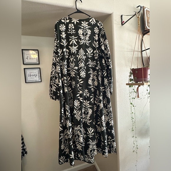 H&M Balloon Sleeved Wrap Dress - Picture 2 of 9